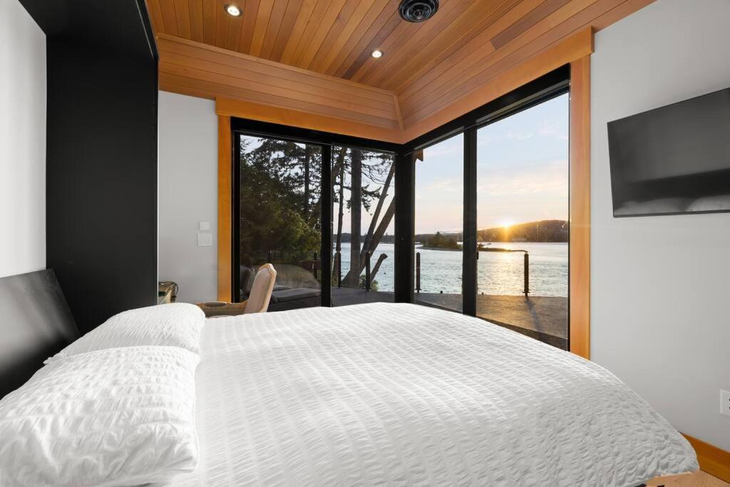 Kingfisher Manor Villa Sooke Exterior photo