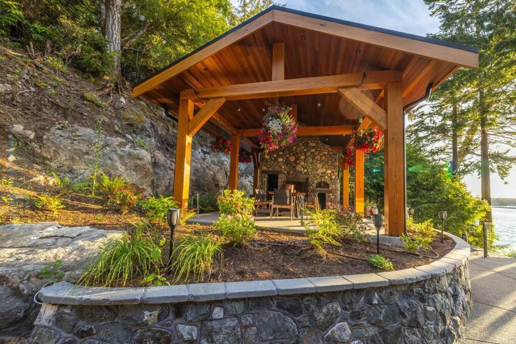 Kingfisher Manor Villa Sooke Exterior photo