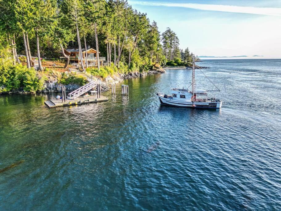 Kingfisher Manor Villa Sooke Exterior photo